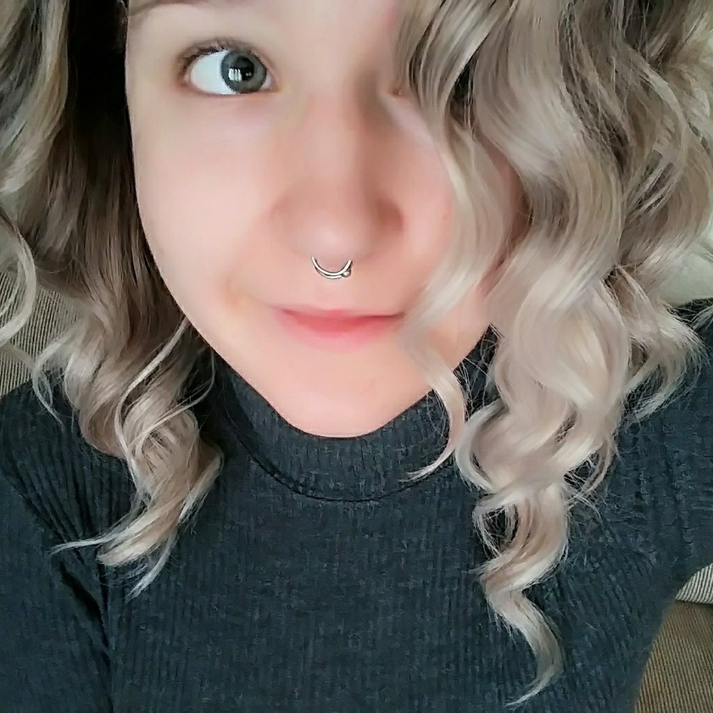 Meet your Posher, Kayla