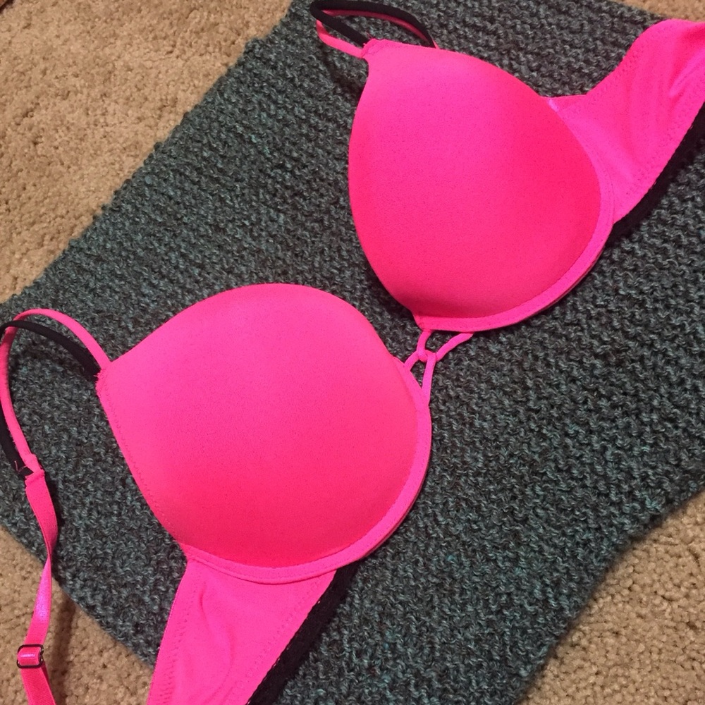 BUNDLE FOR FREE NWOT❗️Criss Cross Mega push up Bra