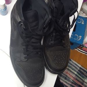 Nike BLACK ON BLACK AIR JORDAN OG