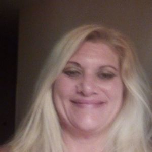 Meet your Posher, Roxanne