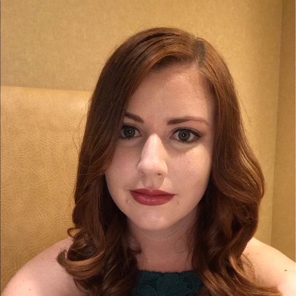 Meet your Posher, Sarah - Picture 1 of 1