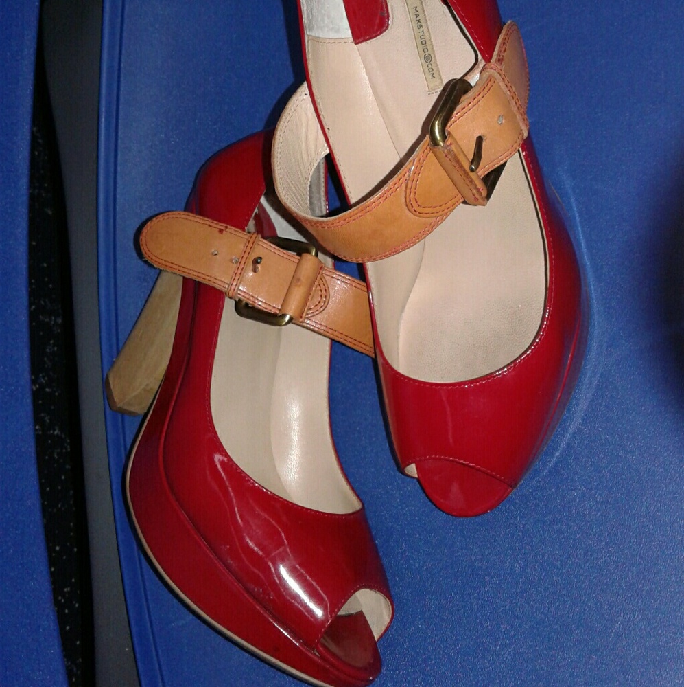 Max Studio patent leather peep-toes  6.5