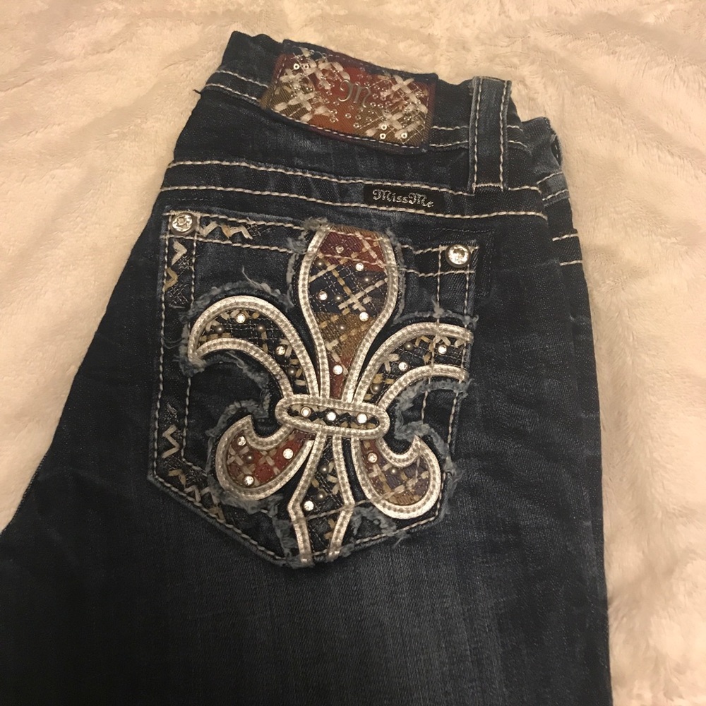 Size 27 long miss me jeans