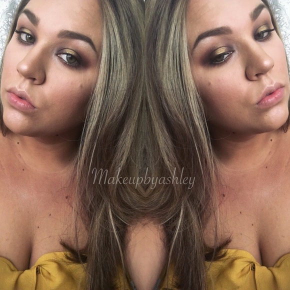 Meet your posher ❤️💄💋 - Picture 4 of 7