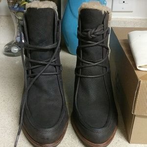 **SOLD** Ugg Analise Bootie in Lodge