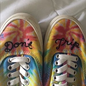 Unif Sneakers DONT TRIP