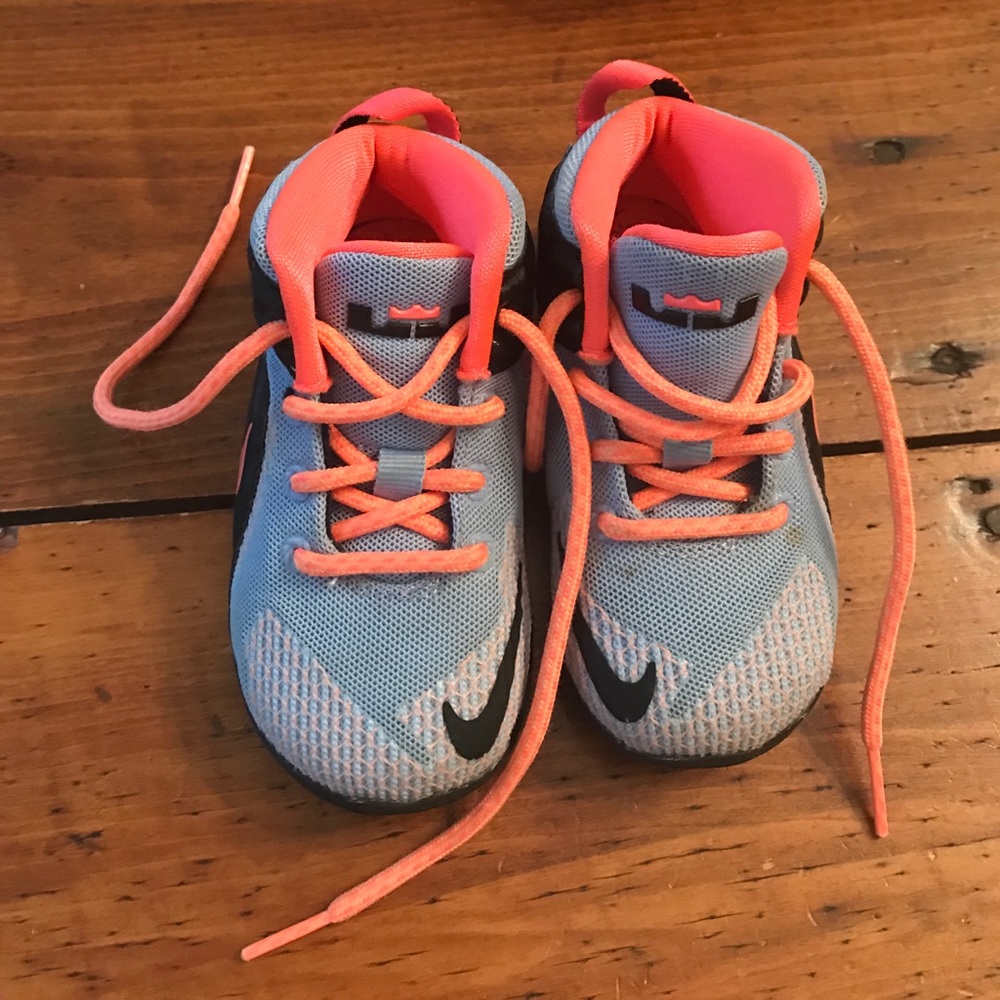Toddler Lebrun James Nike sneakers