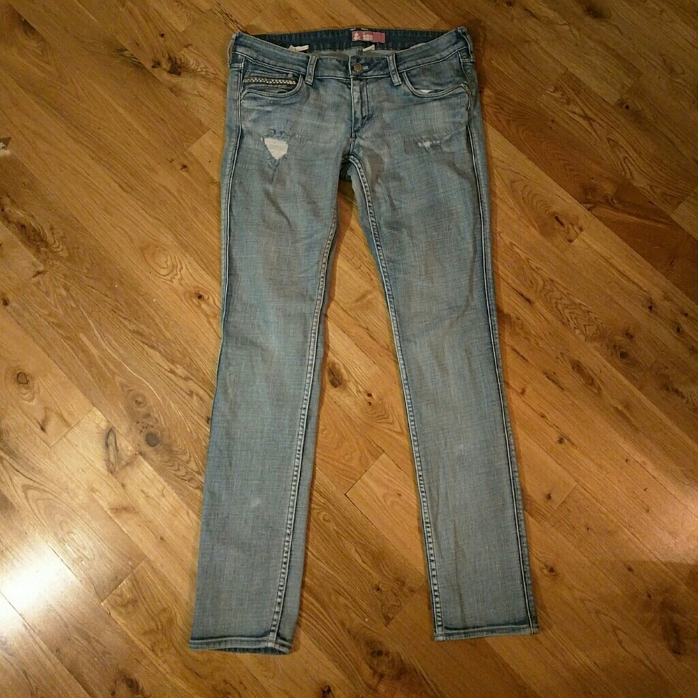 H&M Fit SQIN Distressed Jeans