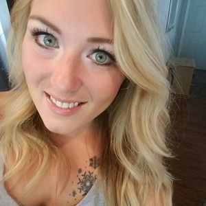 Meet your Posher, Alexandra