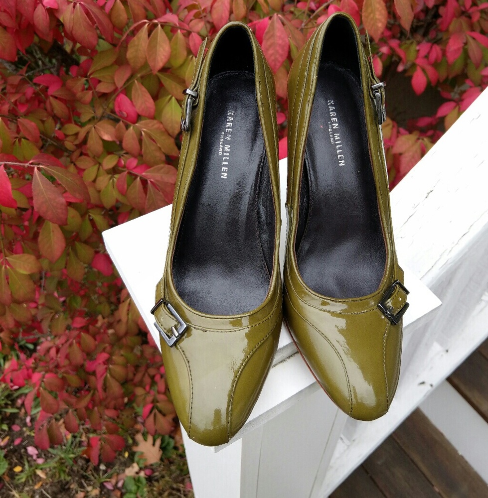 Karen Millen green pumps