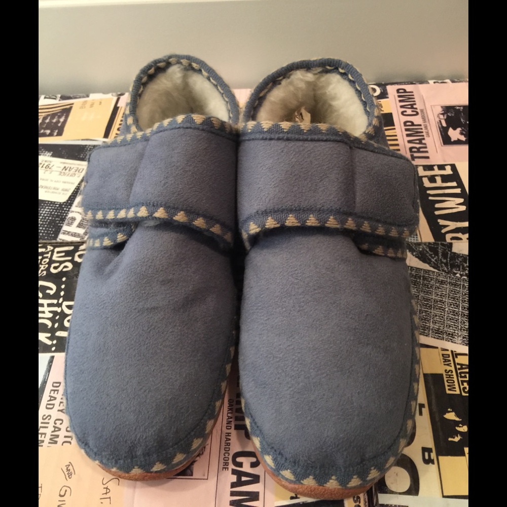 NWOT Baby blue Fur Moccasin