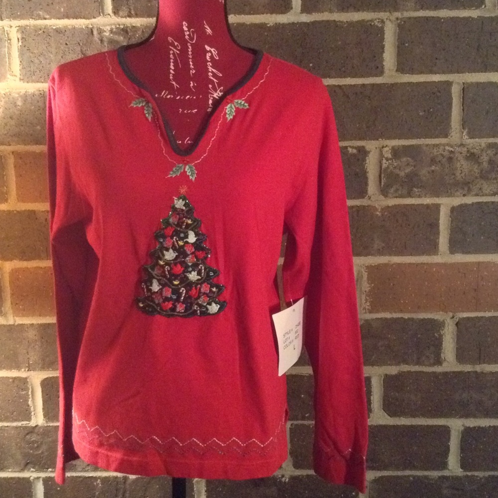 New with tag L red Christmas sweater ❄️☃