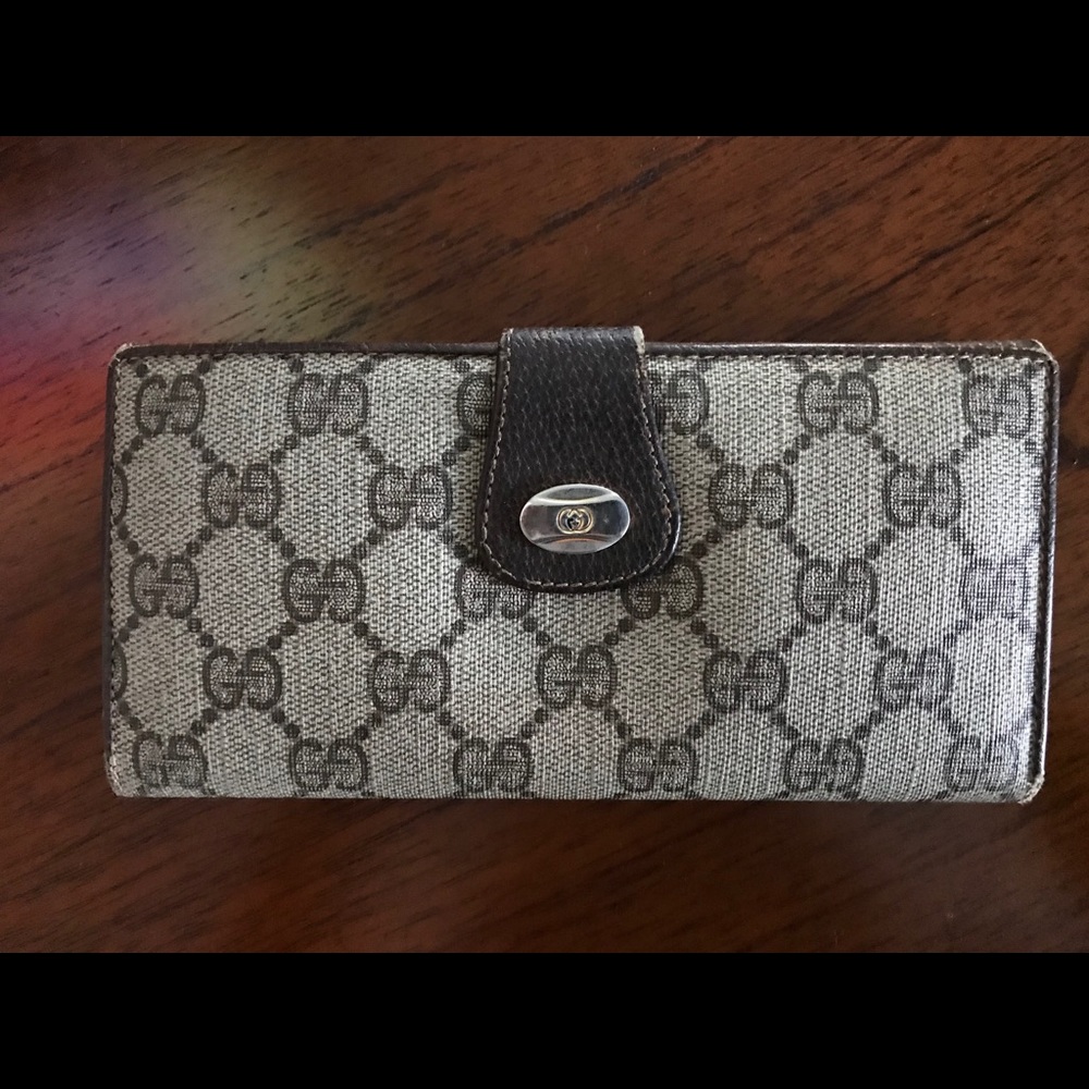 Authentic vintage Gucci wallet