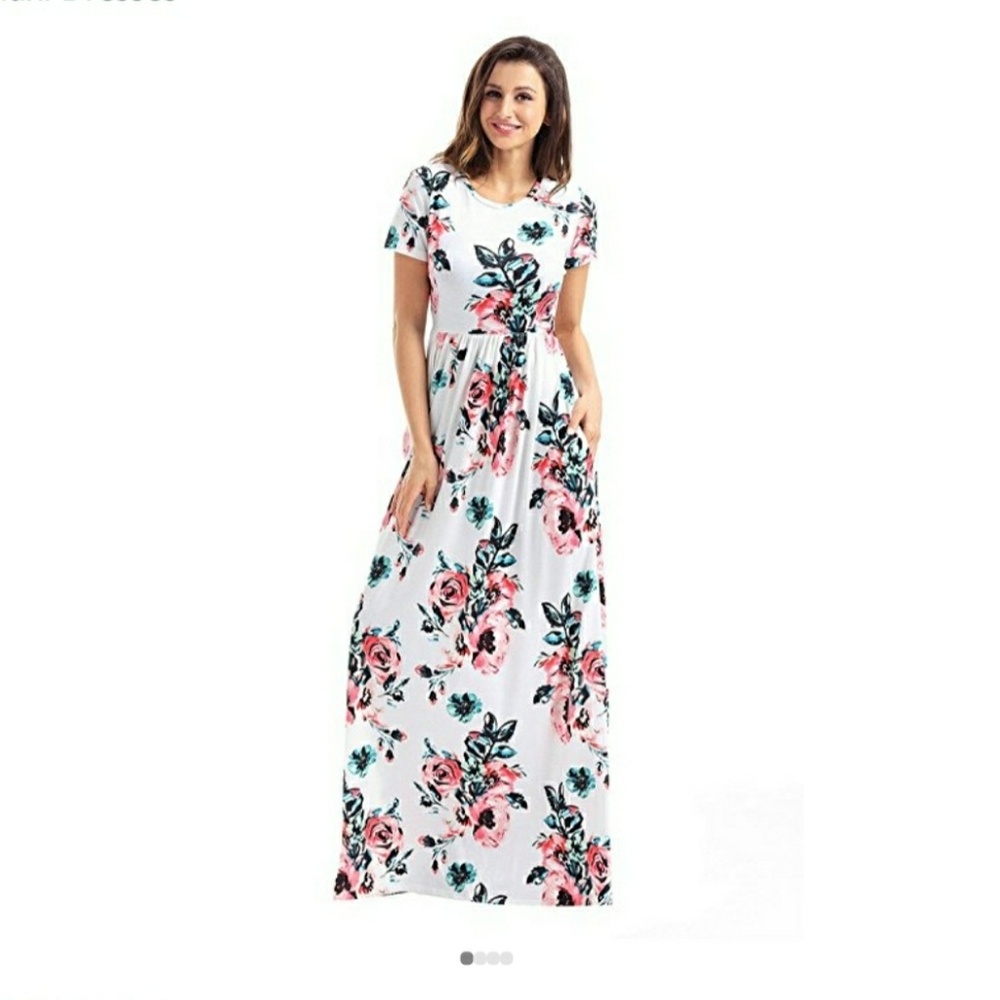 Woman's maxi dress w/ pockets!