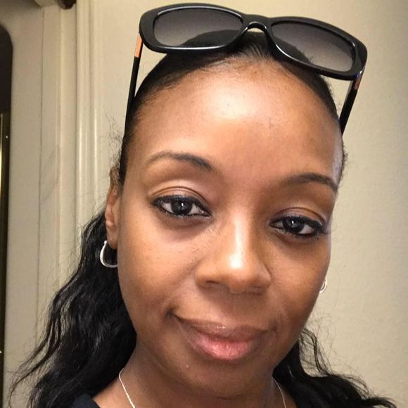 Meet your Posher, Shequitta - Picture 1 of 1