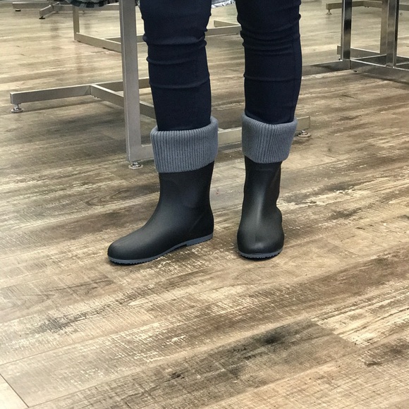 Black & Gray Winter Boots - Picture 2 of 4