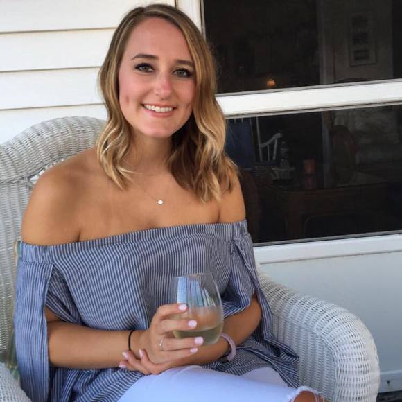 Meet your Posher, Cait - Picture 1 of 1