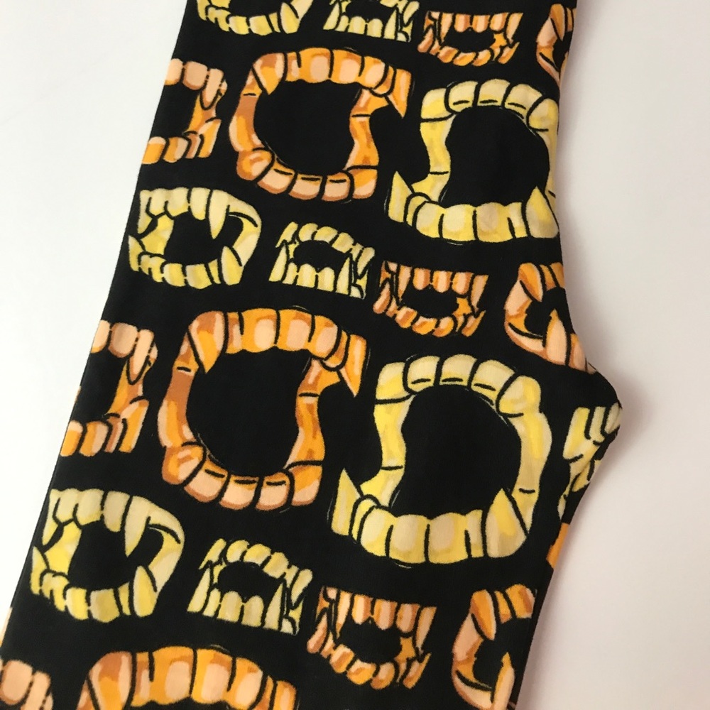 Kids Halloween LulaRoe ! Lg/Xl Dracula teeth!!