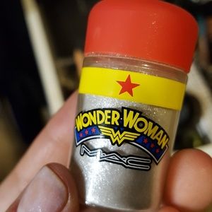 Mac Limited Edition Wonder Woman 😊🖤