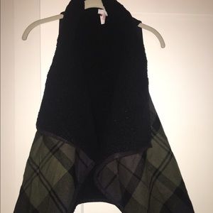 Mossimo Cozy green plaid vest size xs