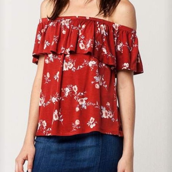 Tops - NWT Floral Off the Shoulder Ruffle Top