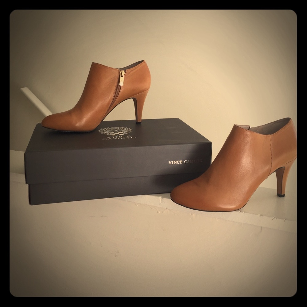 Vince Camuto VC-VIVE Carmel Booties!