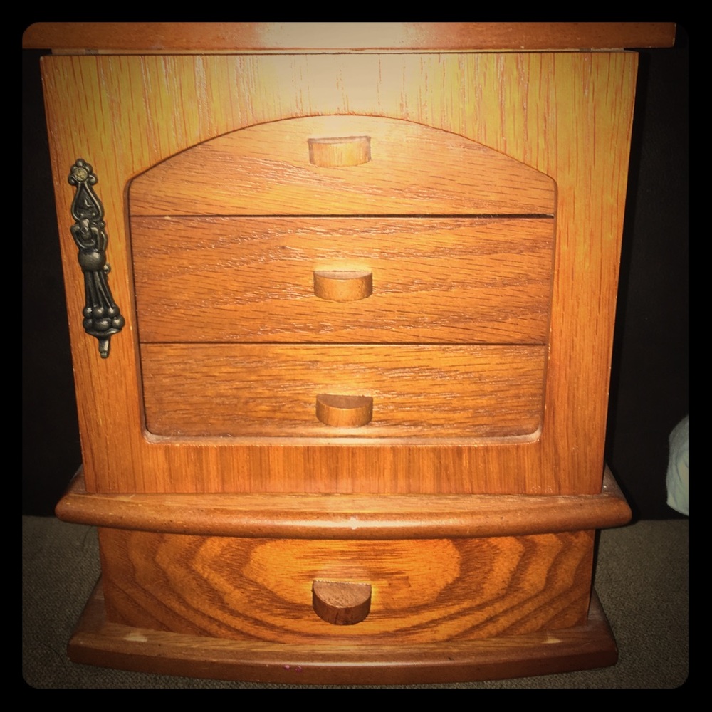 Jewelry Box.