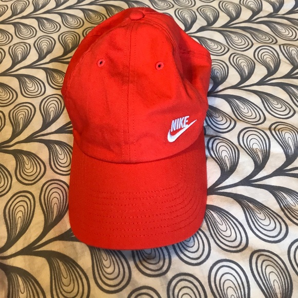 Nike Accessories - NWOT Nike hat