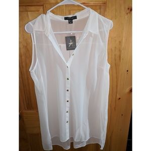 Sleeveless Collar Front button-down