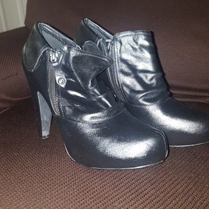 Black Guess booties