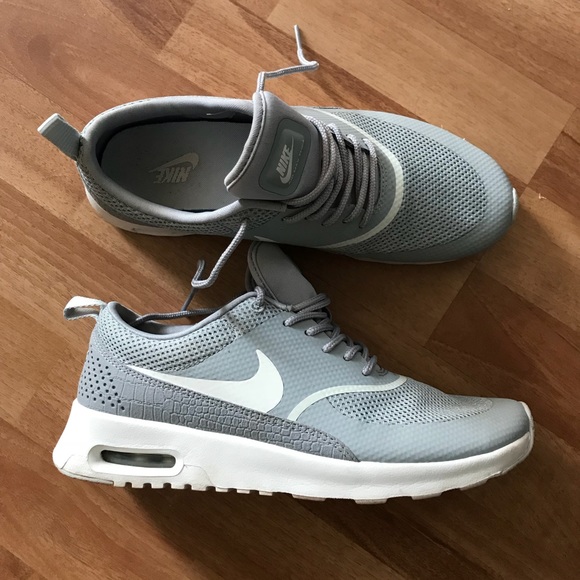 Nike Shoes - Nike Air Max Thea