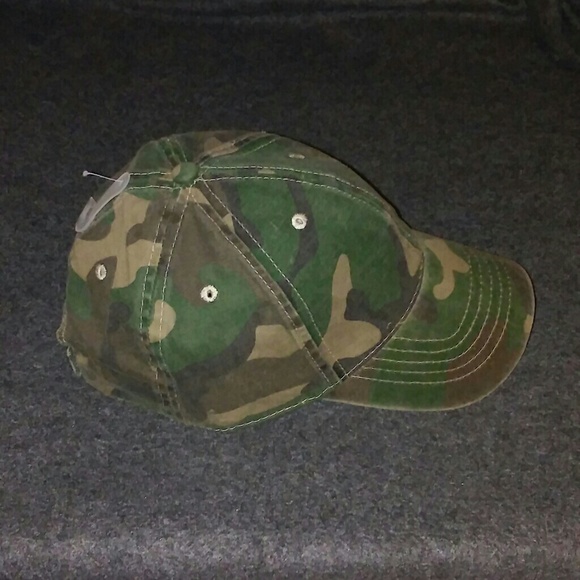 Camoflauge Cap (5 ⭐ rated) - Picture 3 of 5