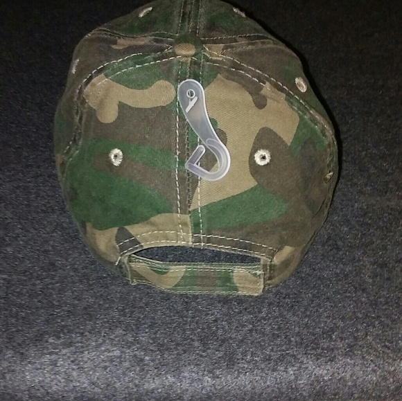 Camoflauge Cap (5 ⭐ rated) - Picture 4 of 5