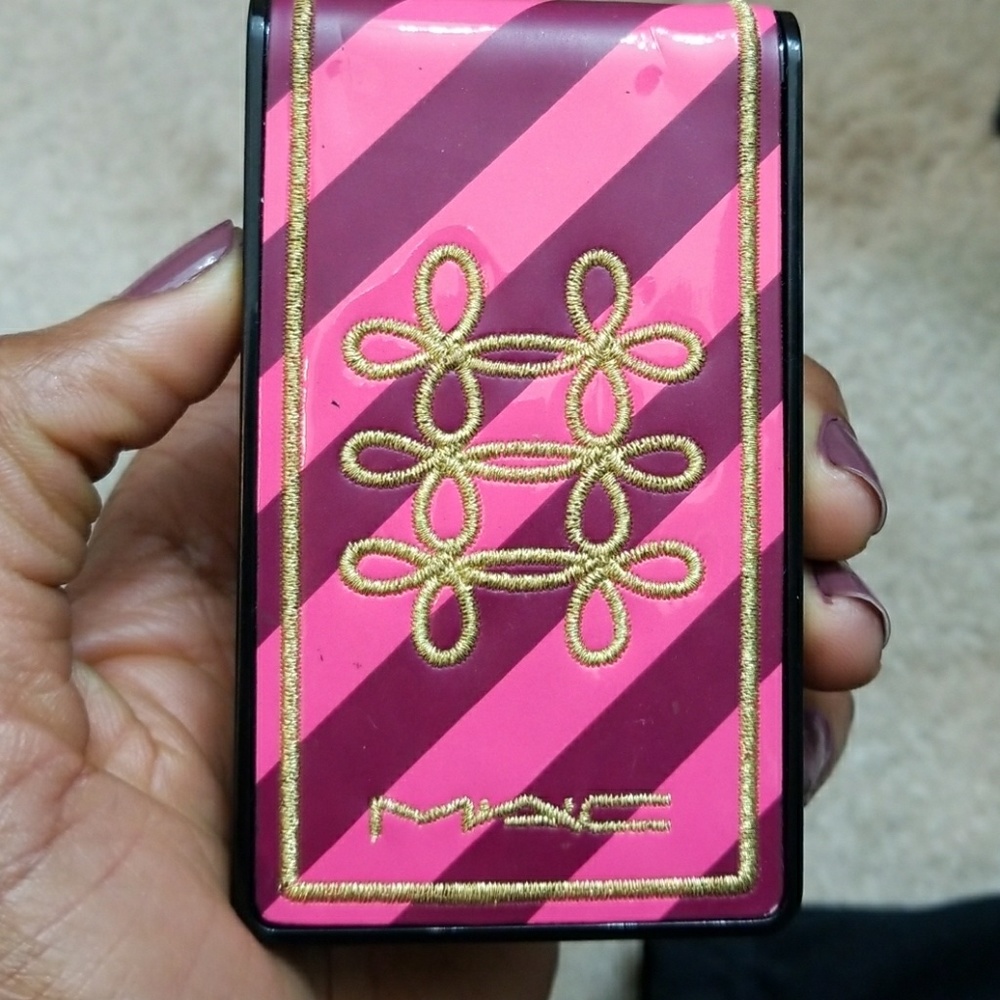 MAC NUTCRACKER Whisper of Gilt