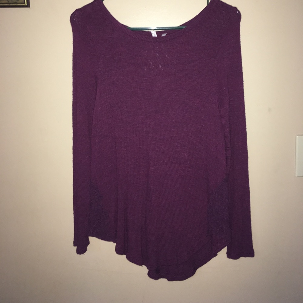 Long sleeve shirt.