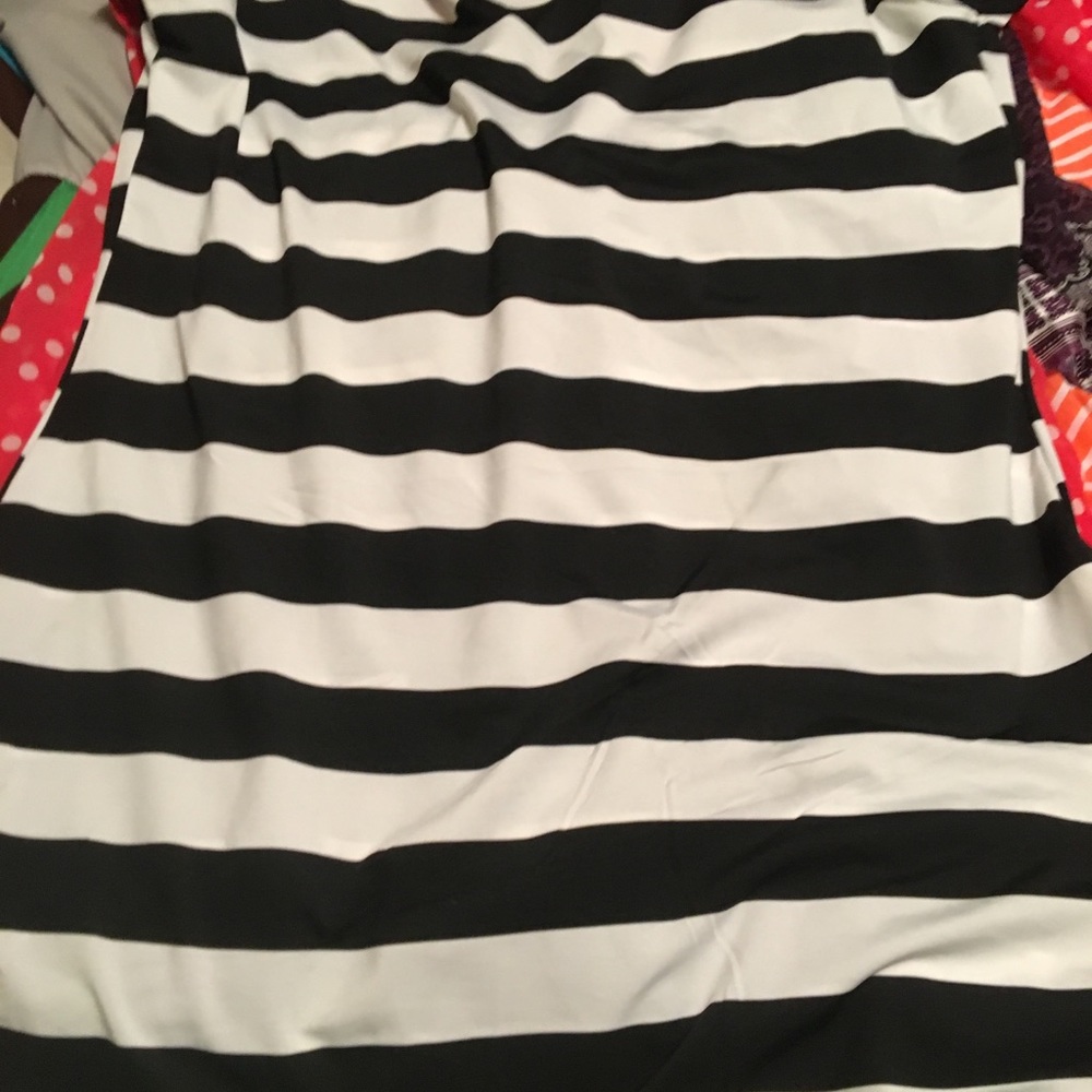 Dresses - Picture 8 of 8