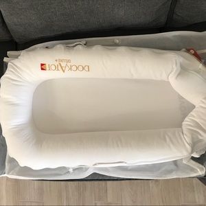BRAND NEW Dockatot Deluxe- white