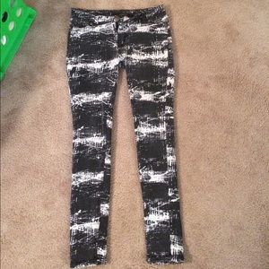 Black&white splatter pants