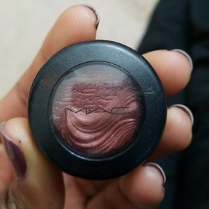 MAC extra dimension eyeshadow
