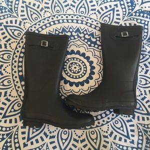 CHINESE LAUNDRY RAIN BOOTS SIZE 7