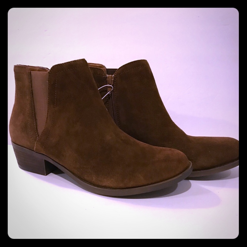 NWT KENSIE BROWN SUEDE BOOTIES IN ORIGINAL BOX 🎁