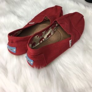 Red TOMS