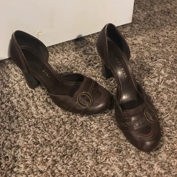 Heels - Picture 1 of 2