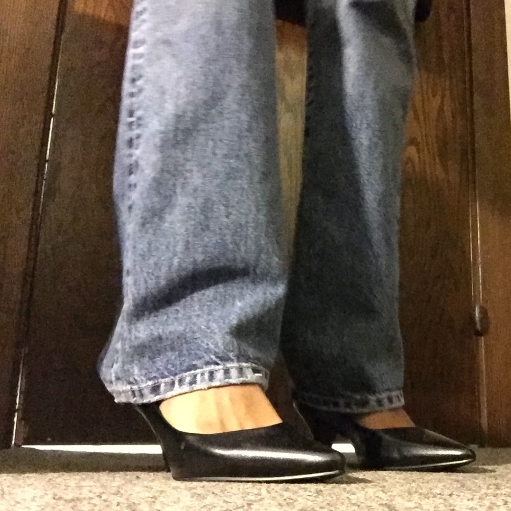 Black Nine West kitten heels