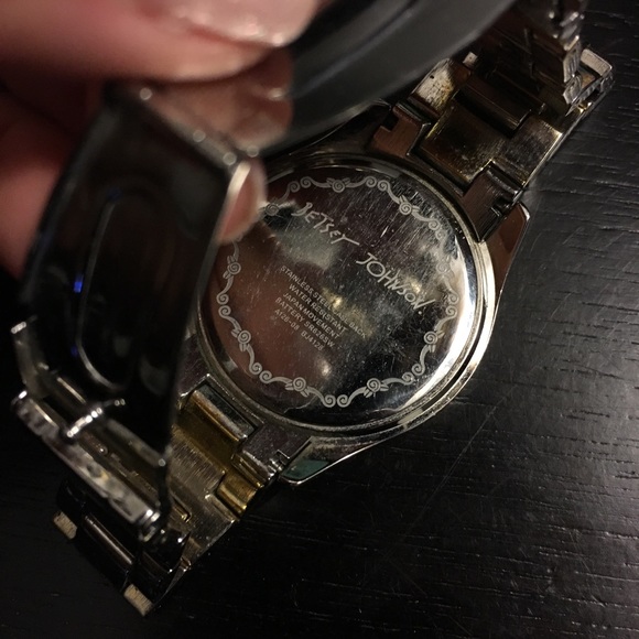 Fun and funky, Betsey Johnson watch! - Picture 4 of 4