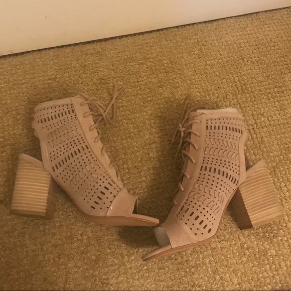 Steve Madden Gavell Heeled Bootie - Picture 6 of 8