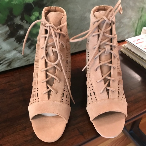 Steve Madden Gavell Heeled Bootie - Picture 4 of 8