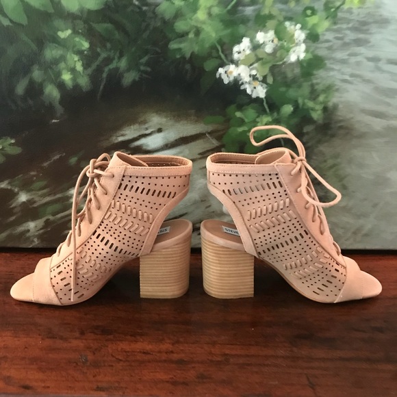 Steve Madden Gavell Heeled Bootie - Picture 3 of 8