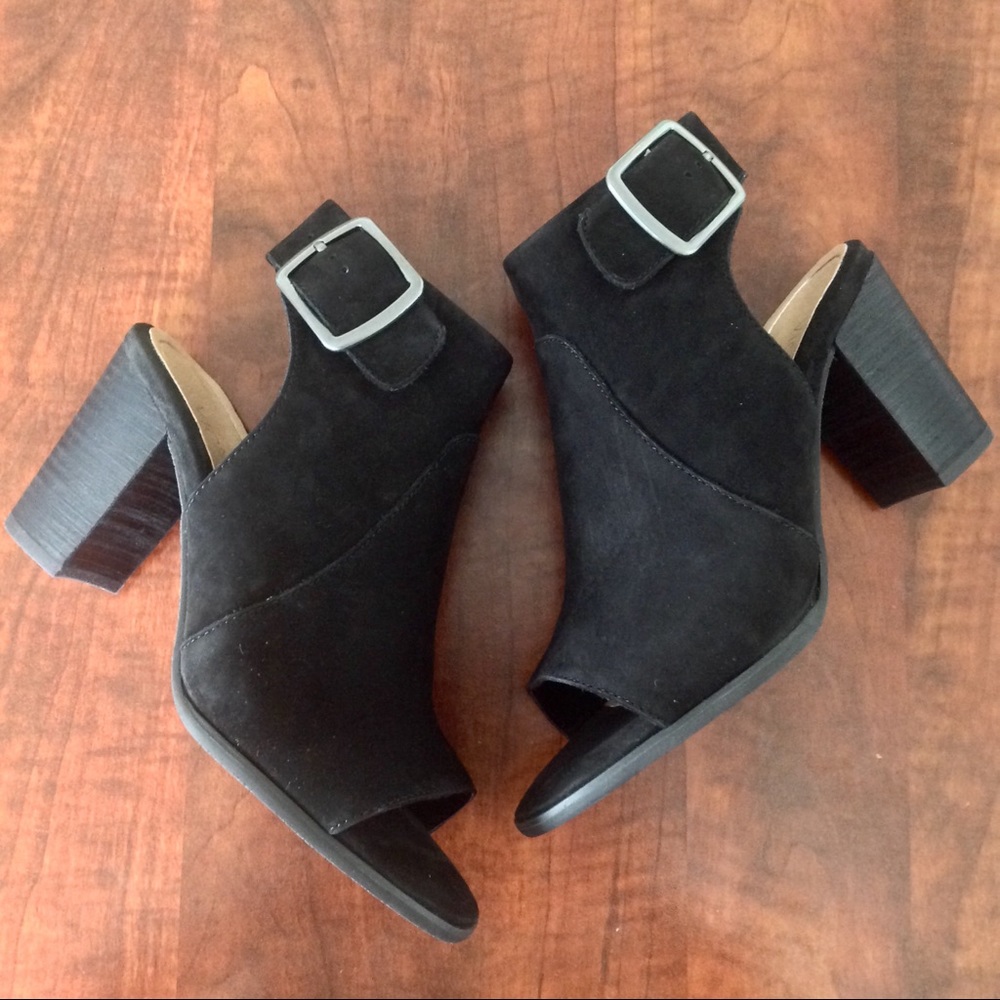 ✨NEW✨ Vionic Blakey Bootie 😍🖤