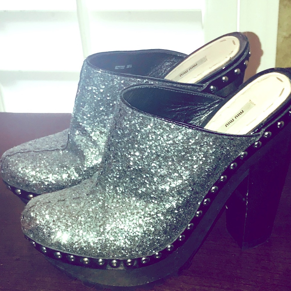 Mui Mui clogs!!